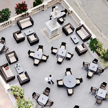 The Eliott Hotel 4*
