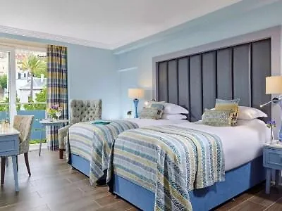 The Eliott 4*